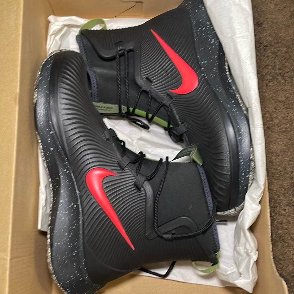 Nike binzie boot